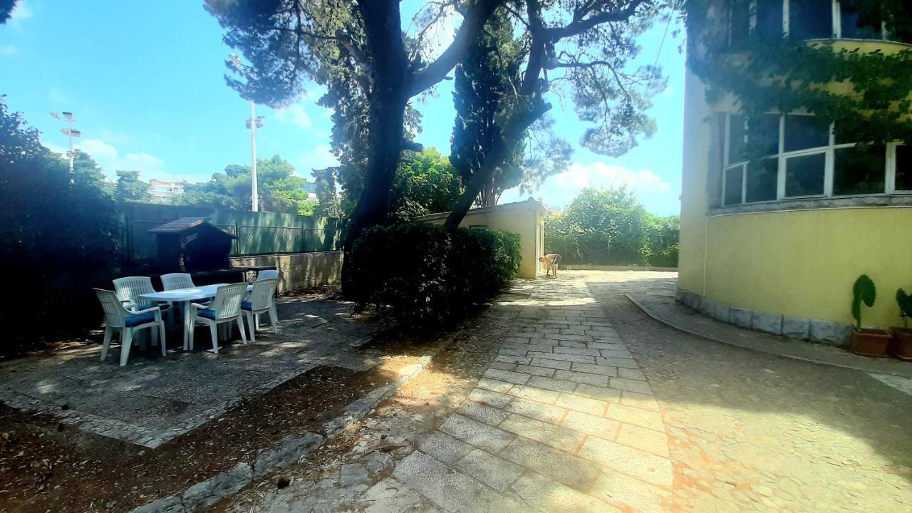 Old Captain'S Apartments - In A Pine Wood By The Sea And Tennis Courts สปลิท ภายนอก รูปภาพ